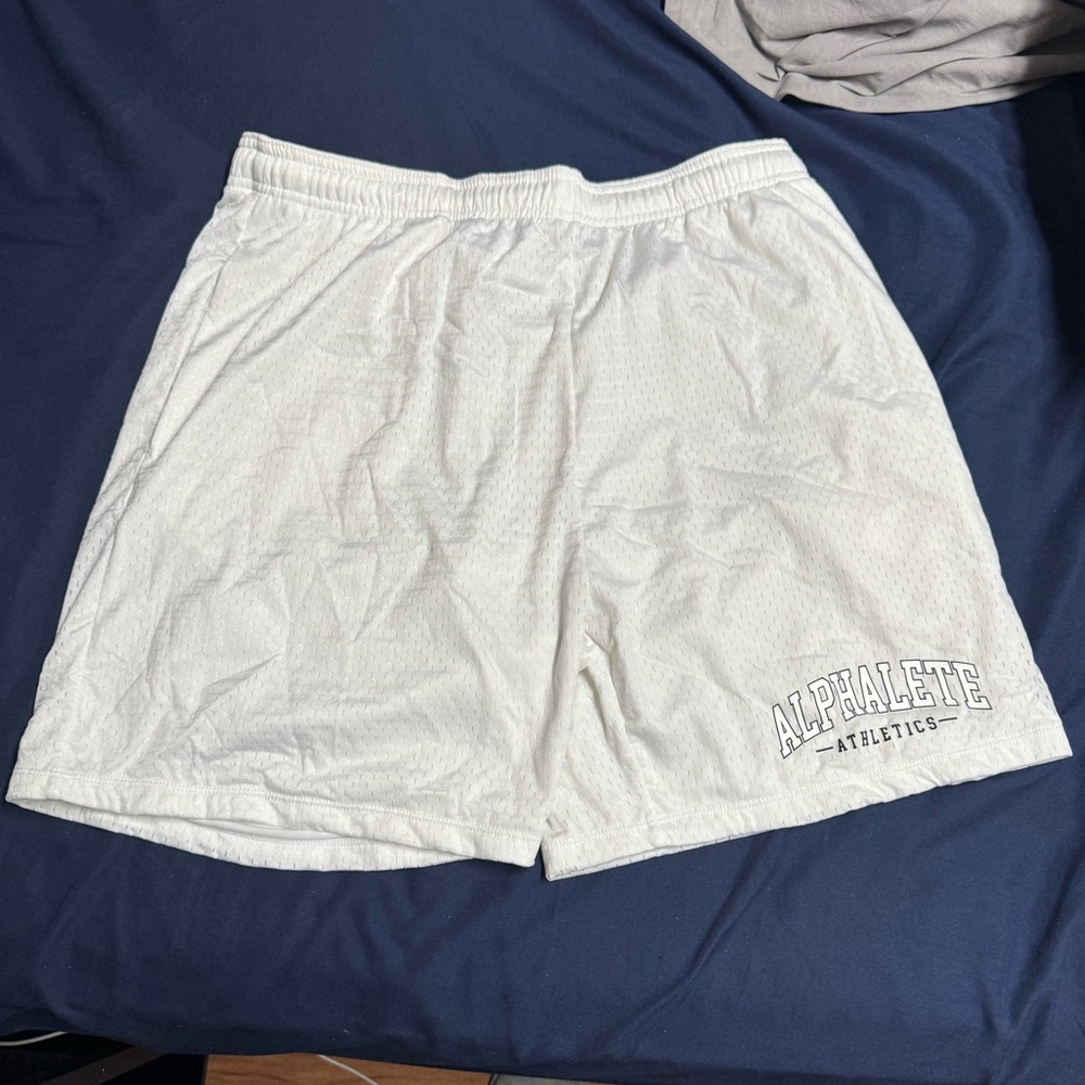 Alphalete Mesh shorts